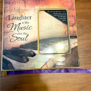 NWT picture frame with piano theme